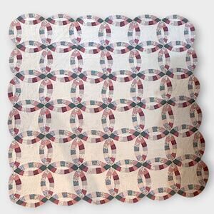 Vintage Handmade Full Wedding Ring Patchwork Quilt With Scalloped Edges 84”x82”